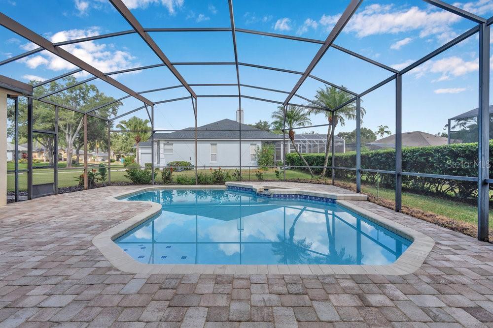 Image 37 of 41 For 10337 Pointview Court