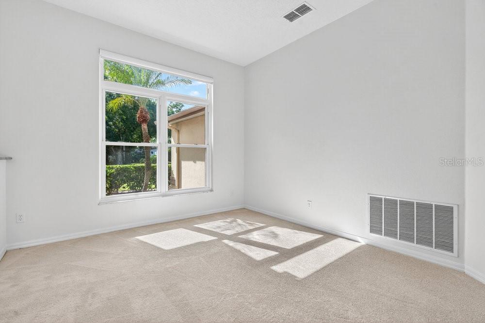 Image 6 of 41 For 10337 Pointview Court