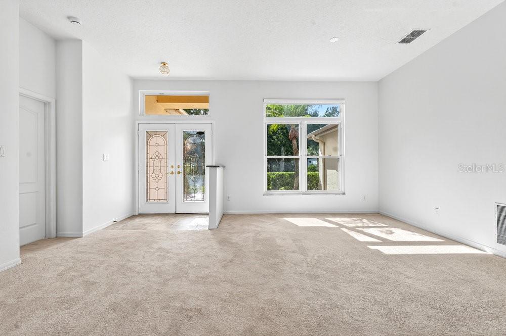 Image 7 of 41 For 10337 Pointview Court