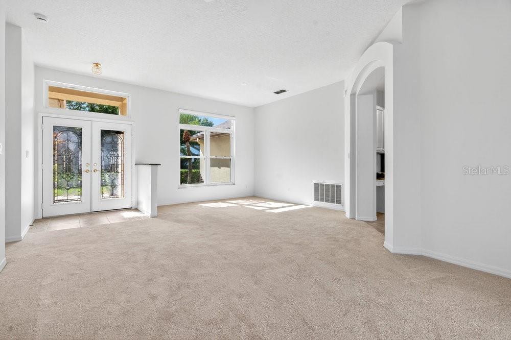 Image 8 of 41 For 10337 Pointview Court