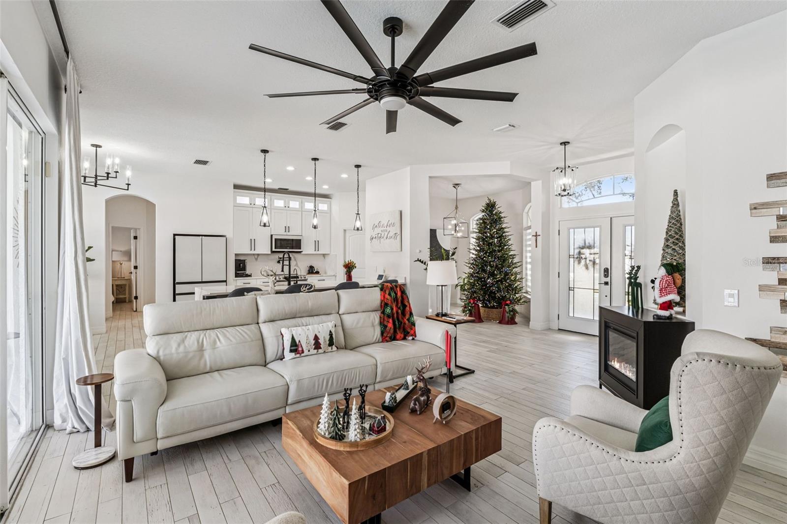 Image 7 of 51 For 405 Quail Hill Drive