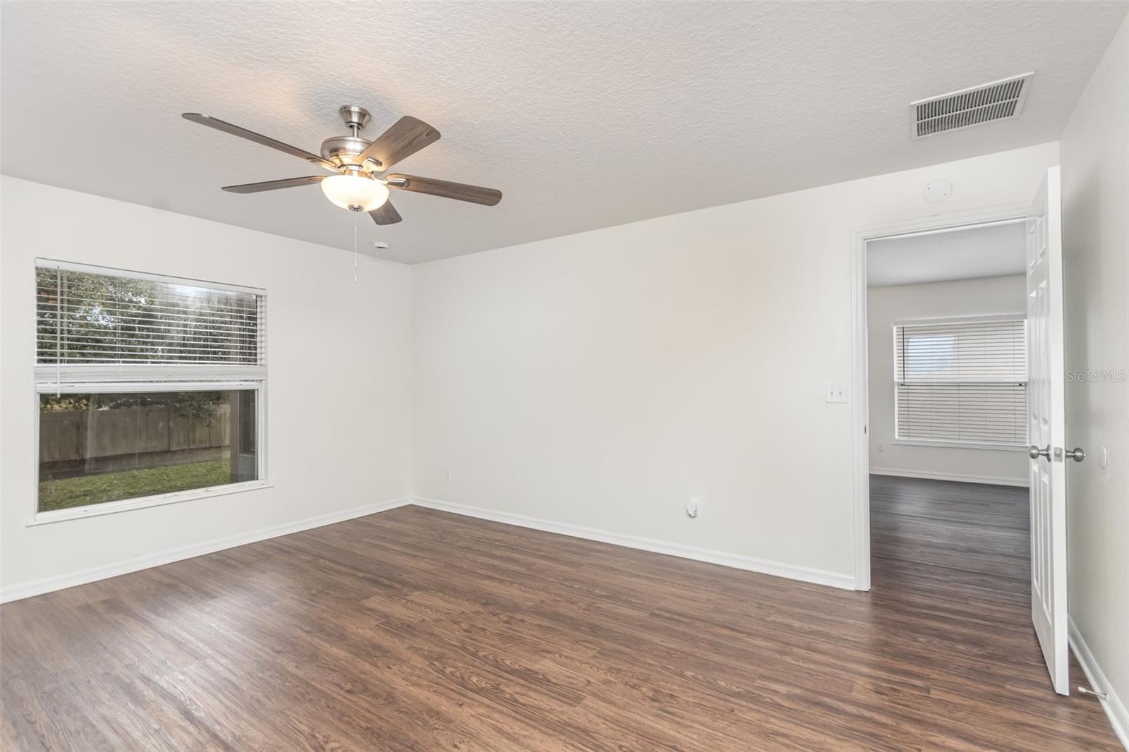 Image 12 of 25 For 174 Dakota Avenue