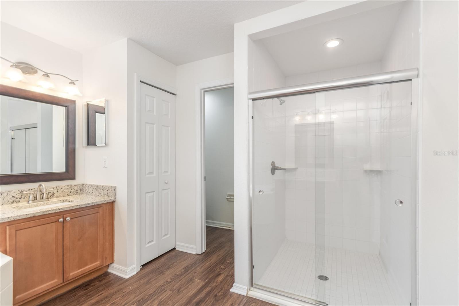 Image 15 of 25 For 174 Dakota Avenue