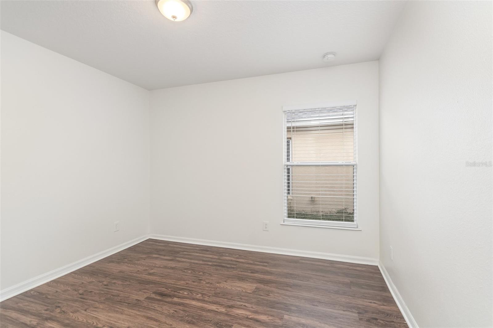 Image 16 of 25 For 174 Dakota Avenue