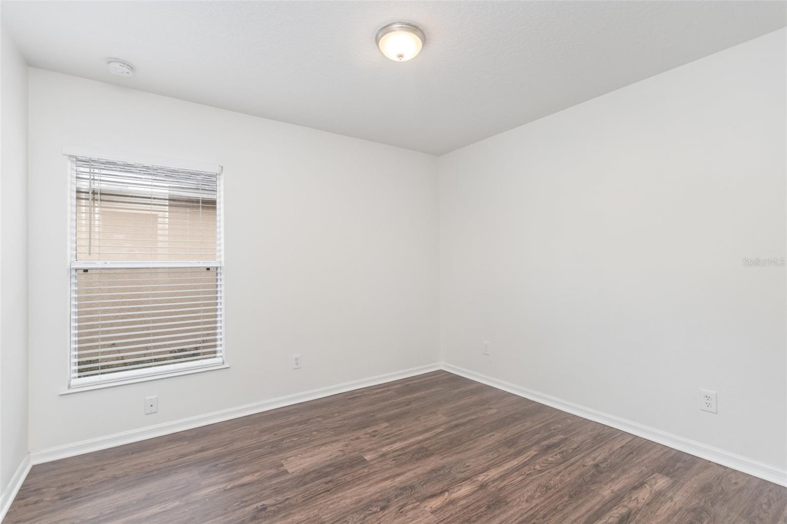 Image 18 of 25 For 174 Dakota Avenue