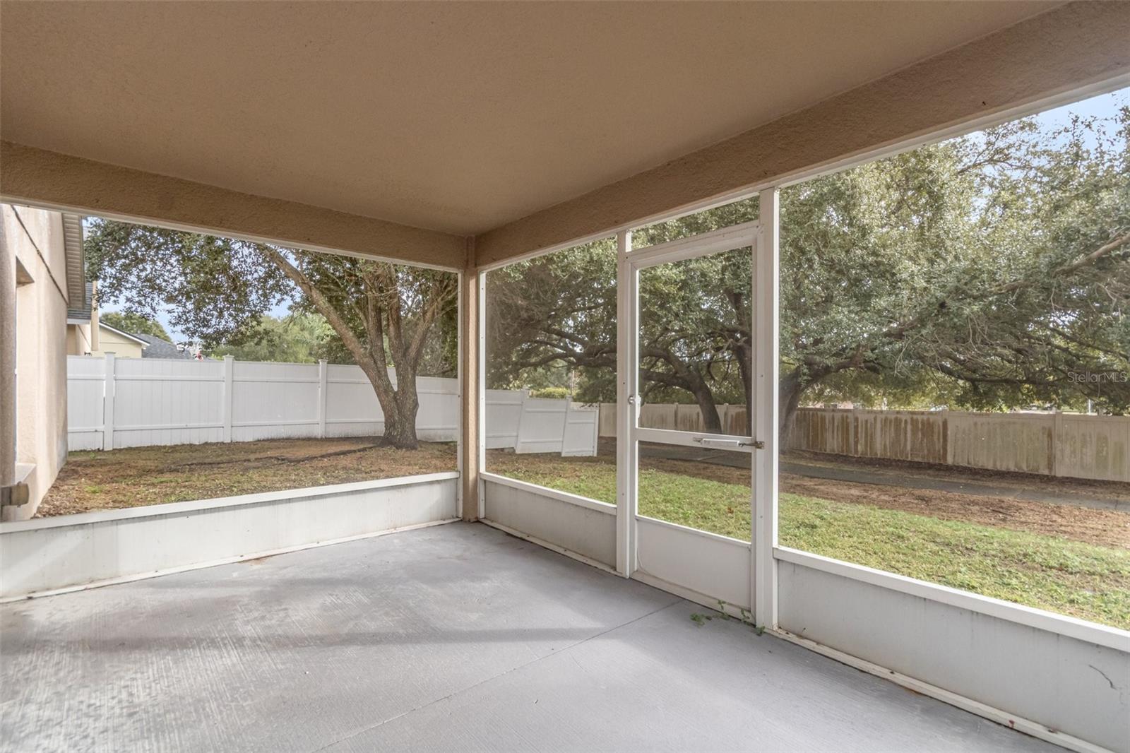 Image 21 of 25 For 174 Dakota Avenue