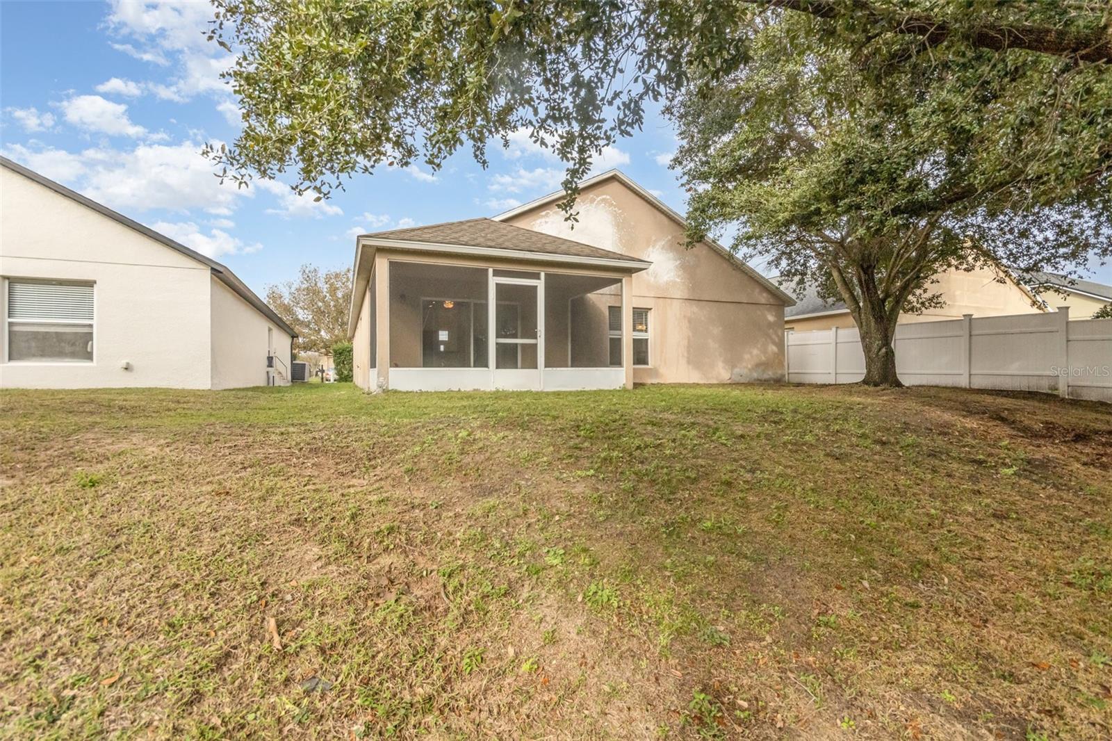 Image 23 of 25 For 174 Dakota Avenue