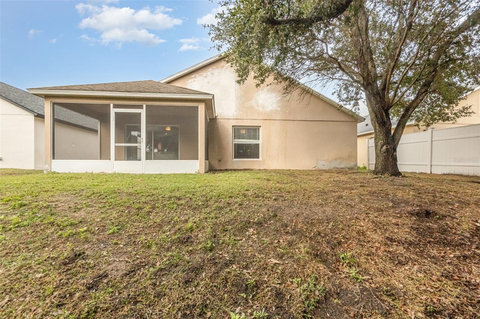 Image 24 of 25 For 174 Dakota Avenue