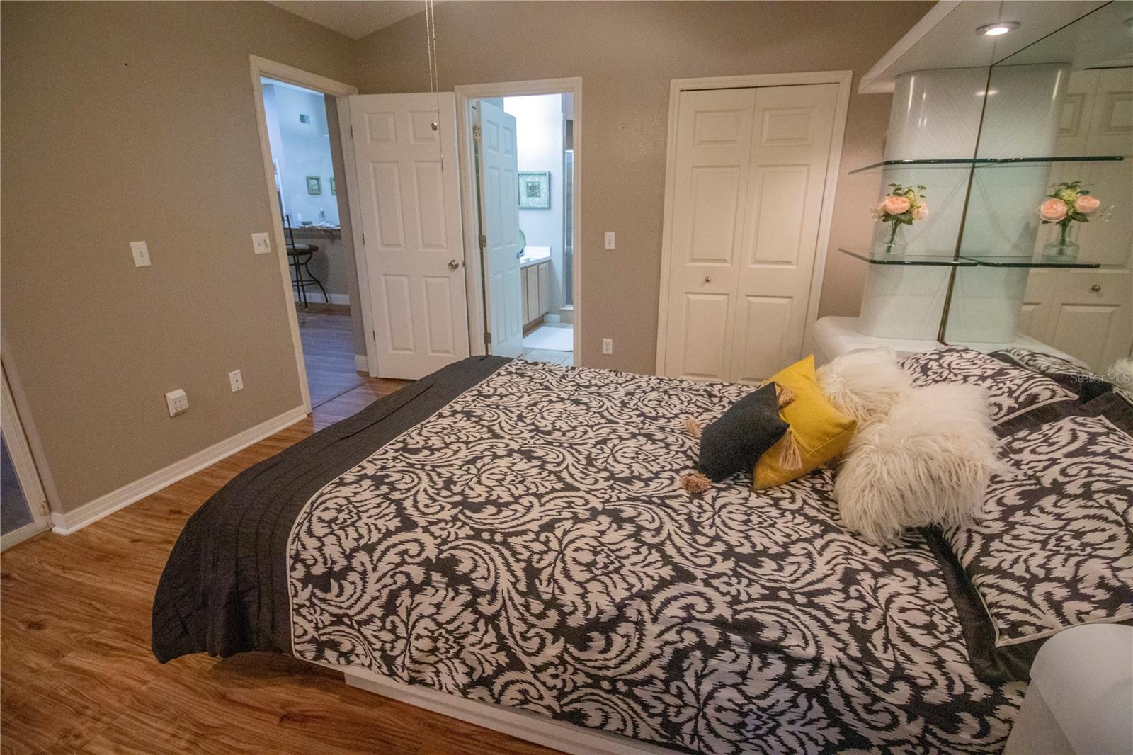 Image 25 of 73 For 878 Lake Jackson Circle