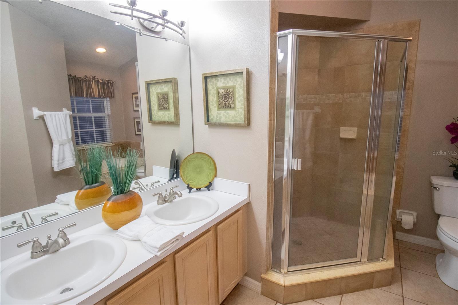 Image 28 of 73 For 878 Lake Jackson Circle