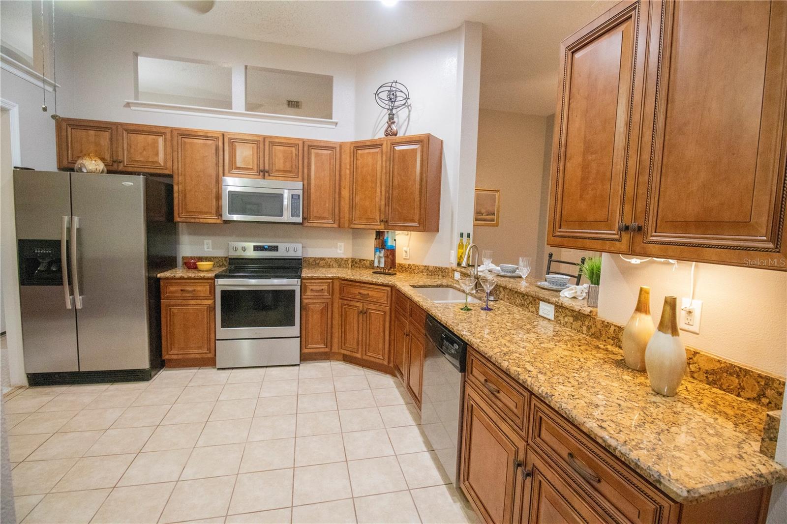 Image 3 of 73 For 878 Lake Jackson Circle