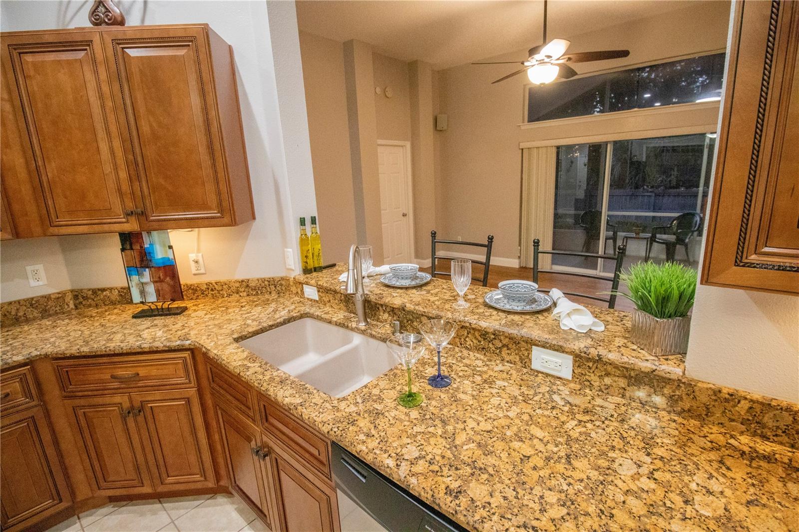 Image 32 of 73 For 878 Lake Jackson Circle