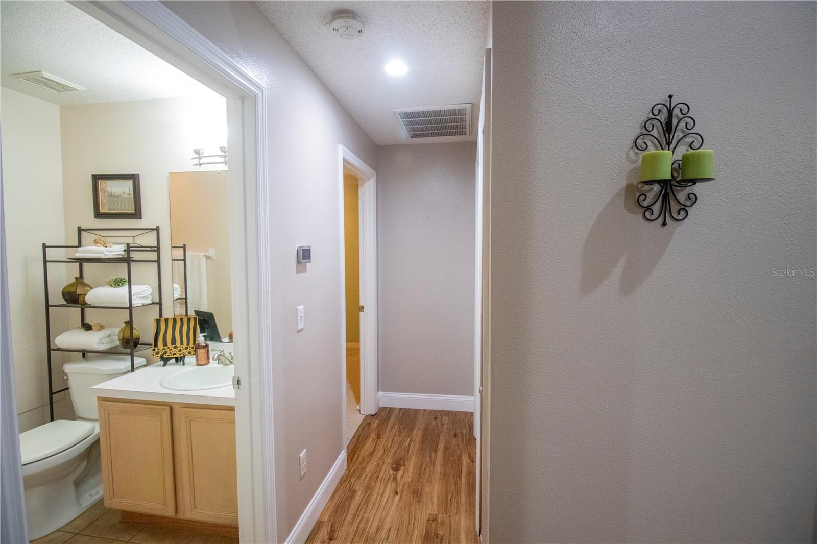 Image 36 of 73 For 878 Lake Jackson Circle