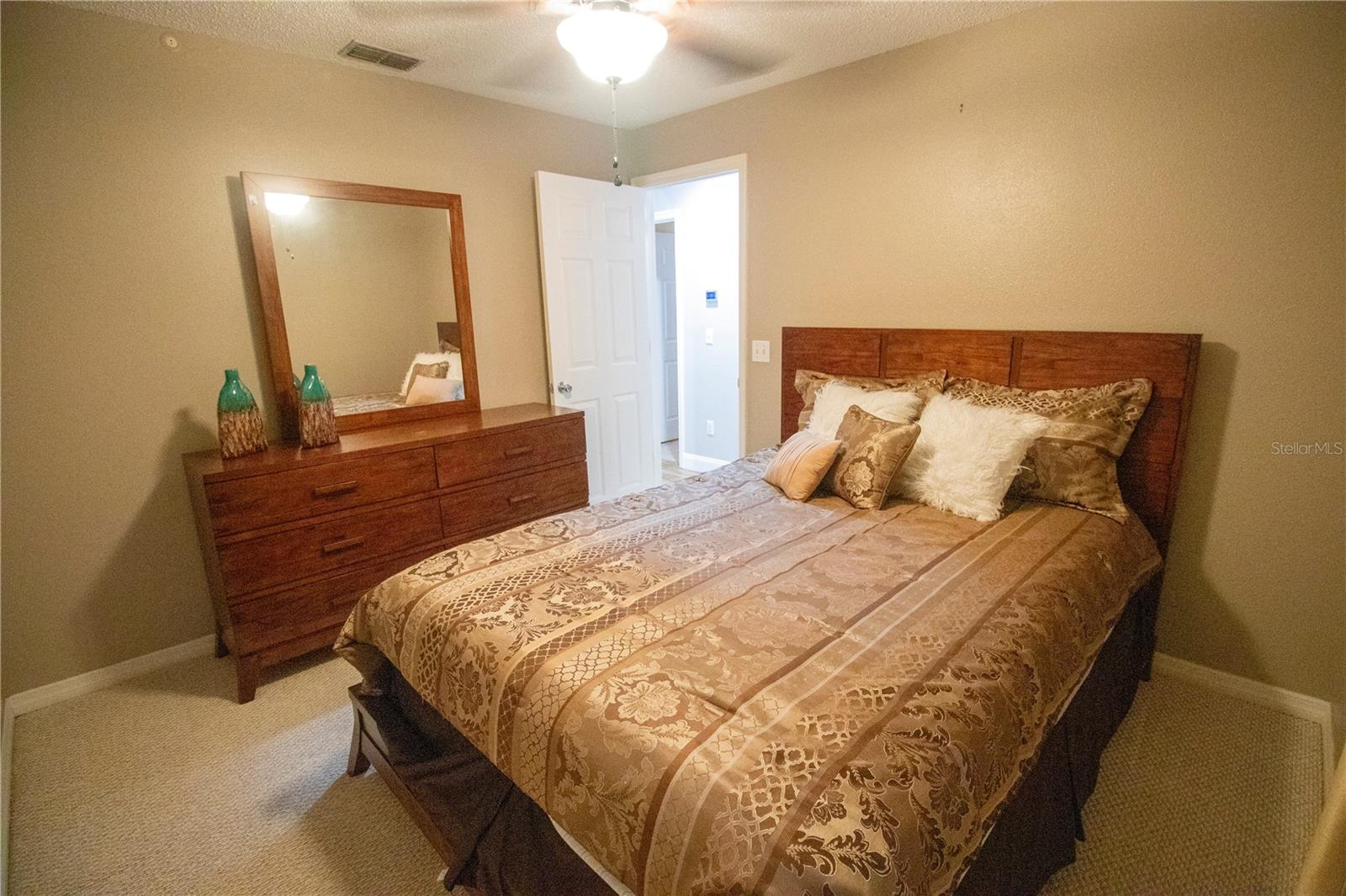 Image 4 of 73 For 878 Lake Jackson Circle