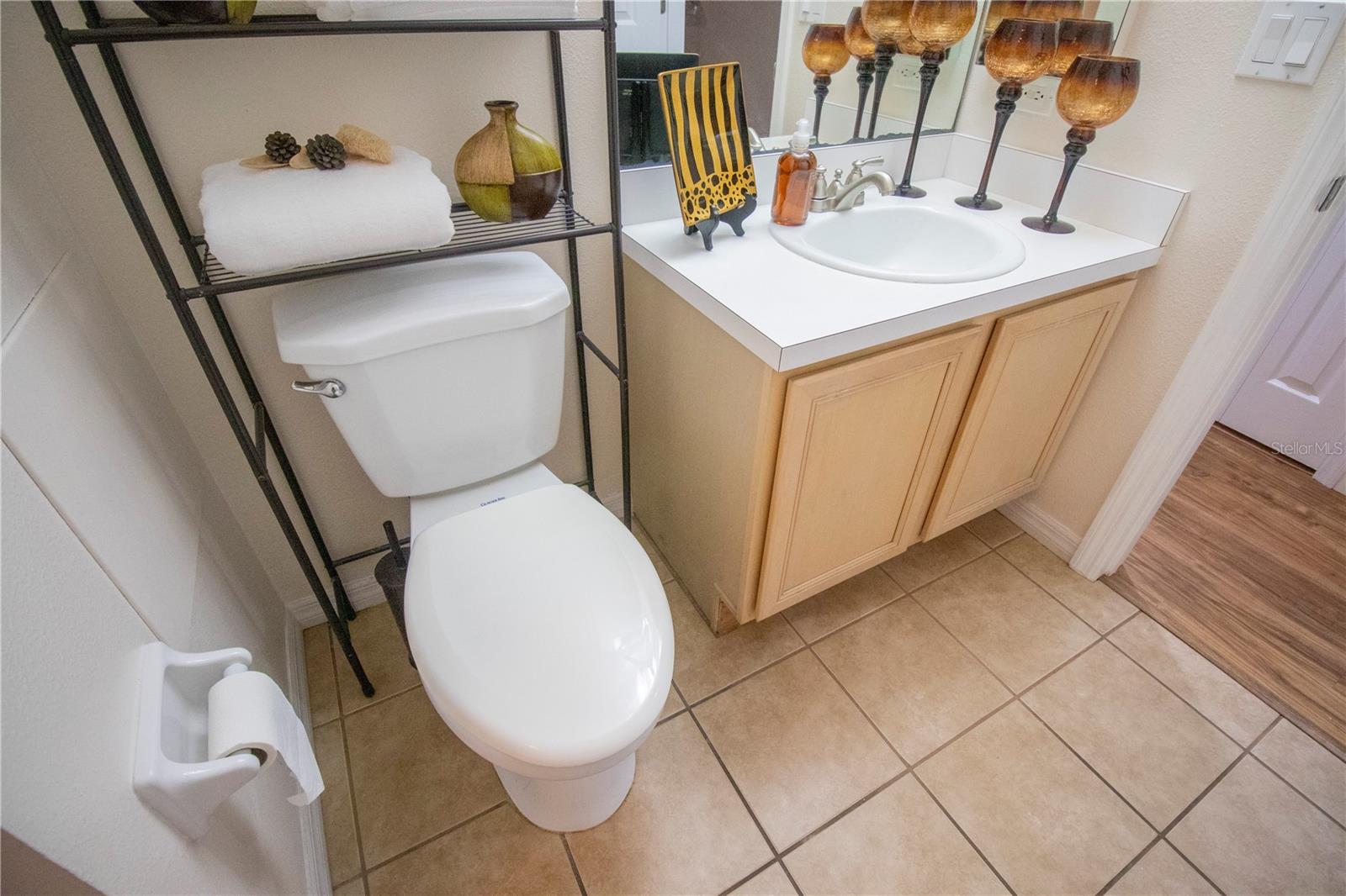 Image 40 of 73 For 878 Lake Jackson Circle