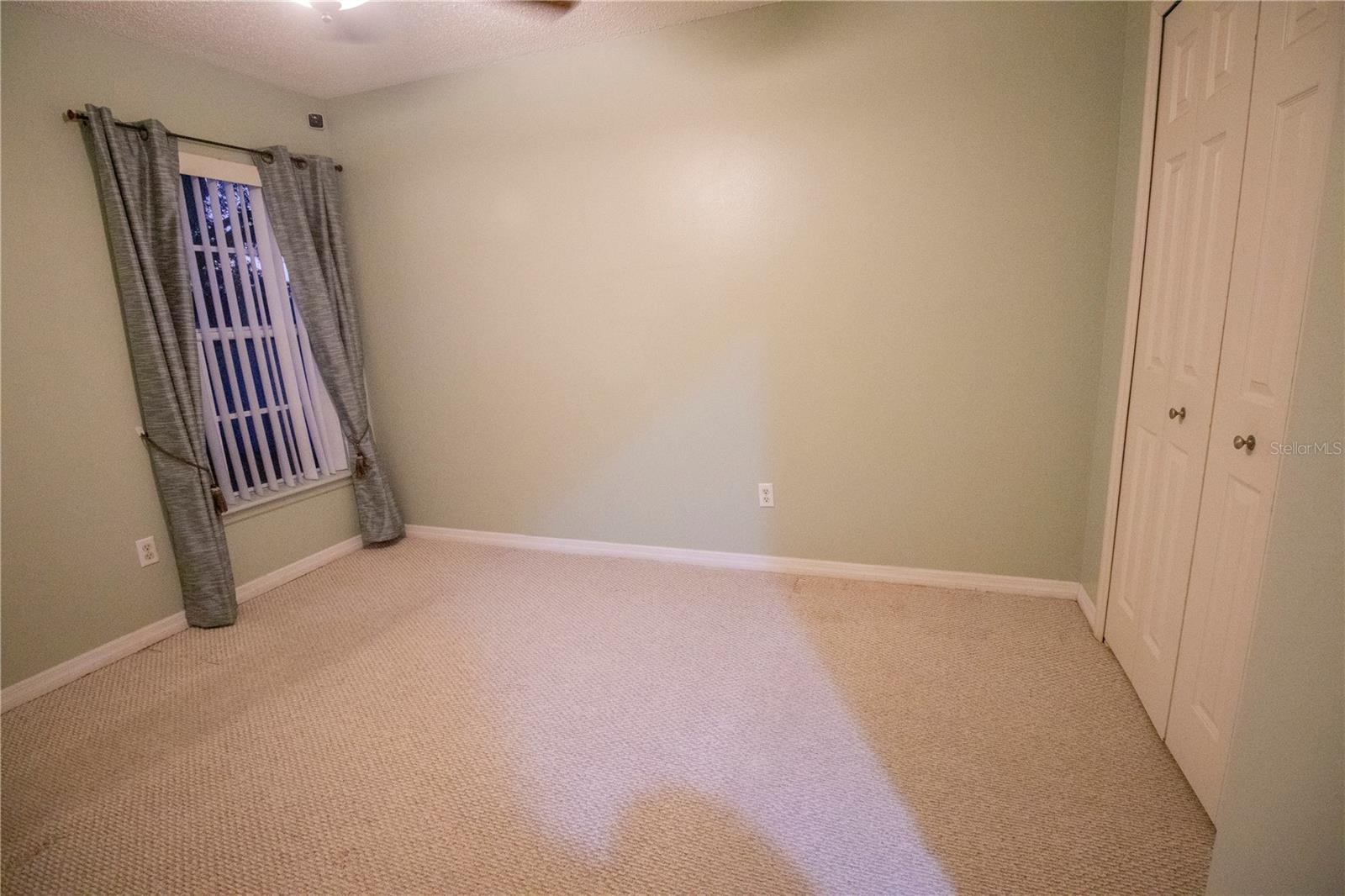 Image 41 of 73 For 878 Lake Jackson Circle