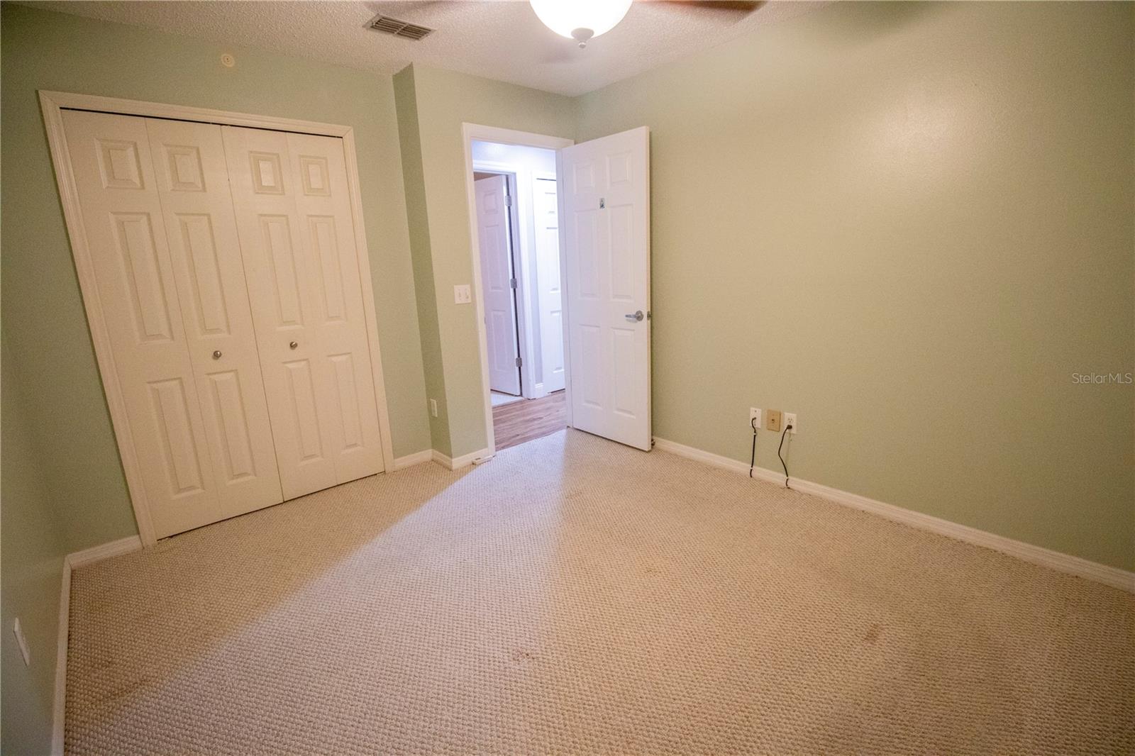 Image 42 of 73 For 878 Lake Jackson Circle