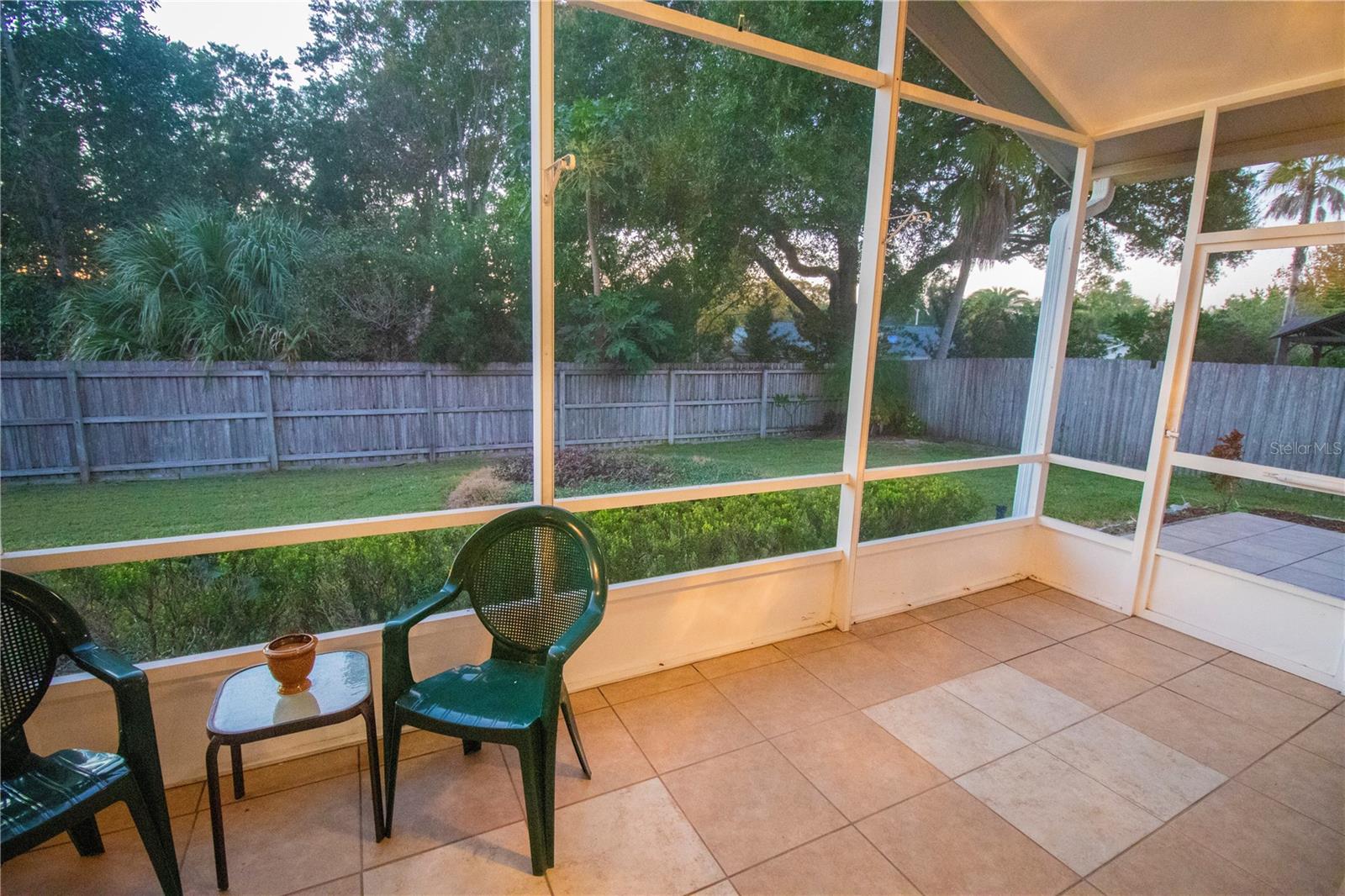 Image 47 of 73 For 878 Lake Jackson Circle