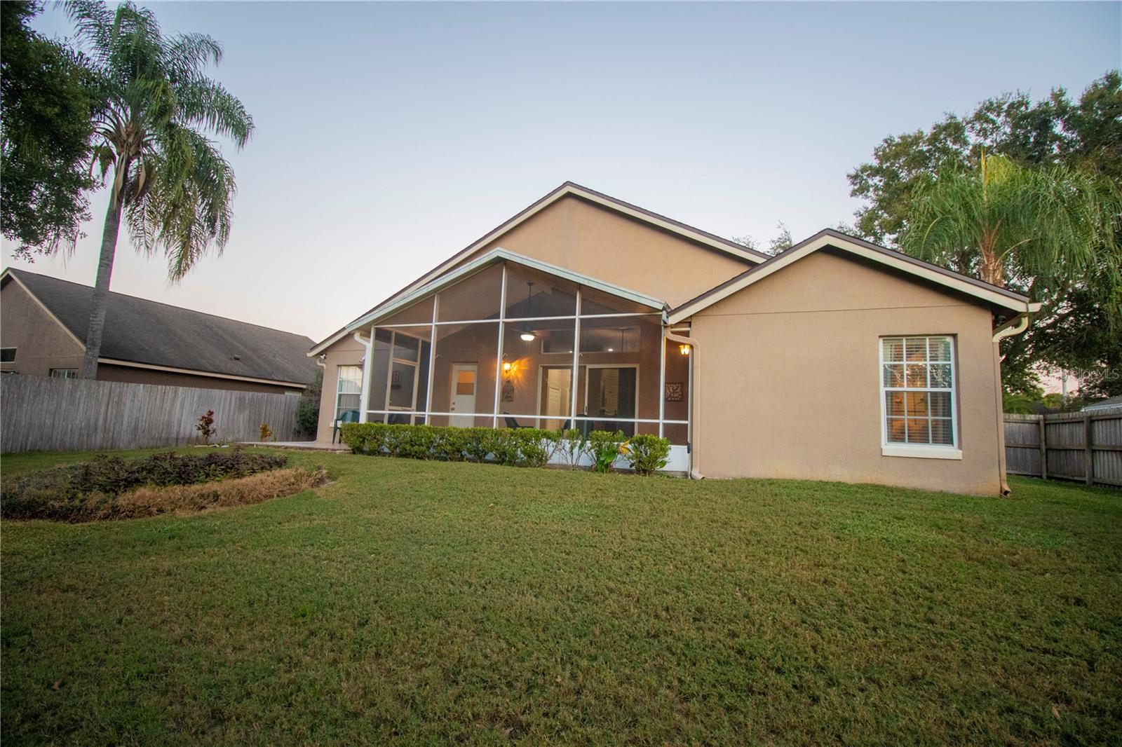 Image 54 of 73 For 878 Lake Jackson Circle