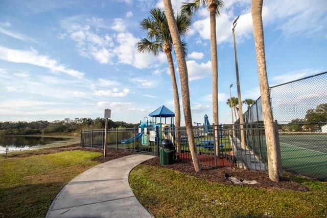 Image 71 of 73 For 878 Lake Jackson Circle