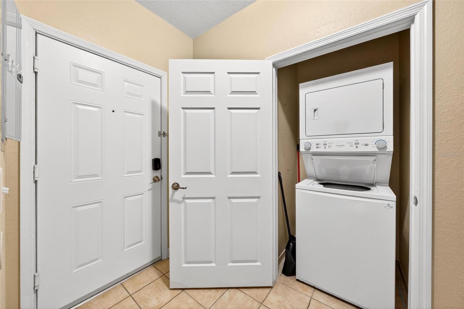 Image 15 of 19 For 3176 Feltrim Place 401