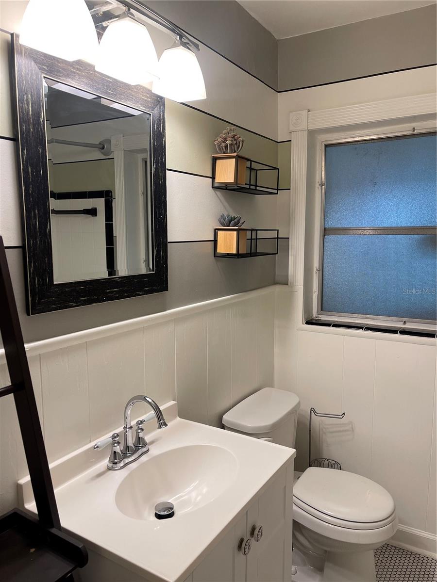 Image 14 of 25 For 1908 Livingston Street