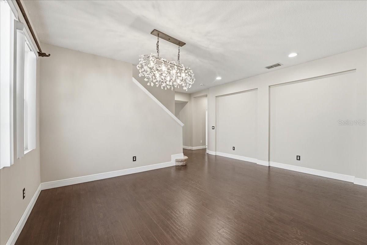 Image 11 of 48 For 8068 Edgewood Forest Drive