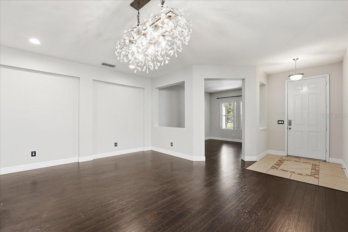 Image 12 of 48 For 8068 Edgewood Forest Drive