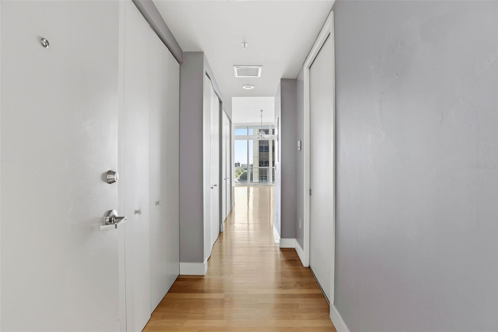 Image 5 of 27 For 150 Robinson Street 631