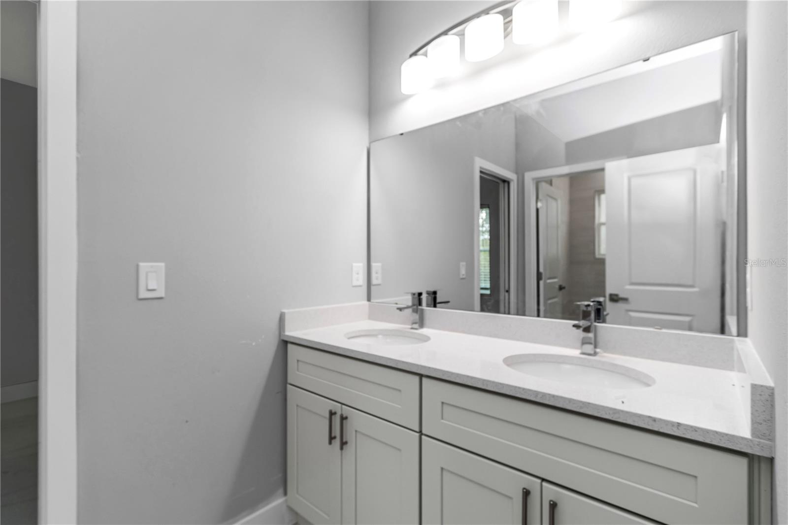 Image 27 of 34 For 4374 170th Street Road