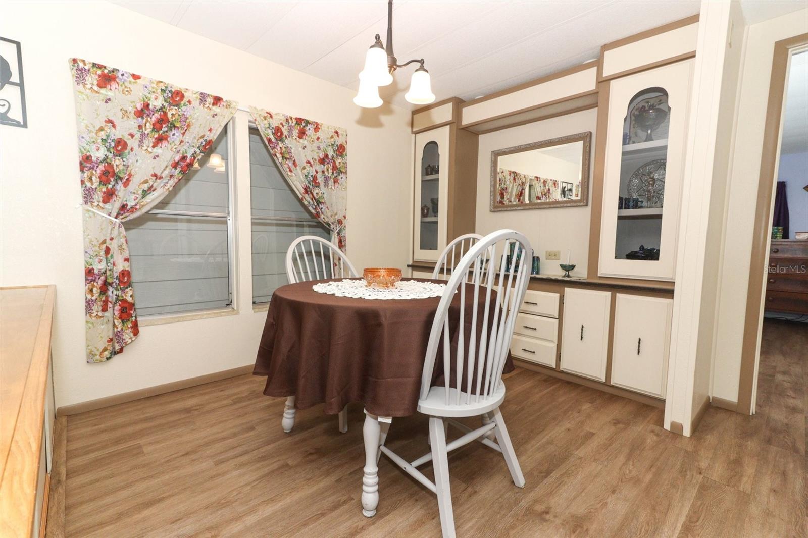 Image 10 of 68 For 411 Lavista