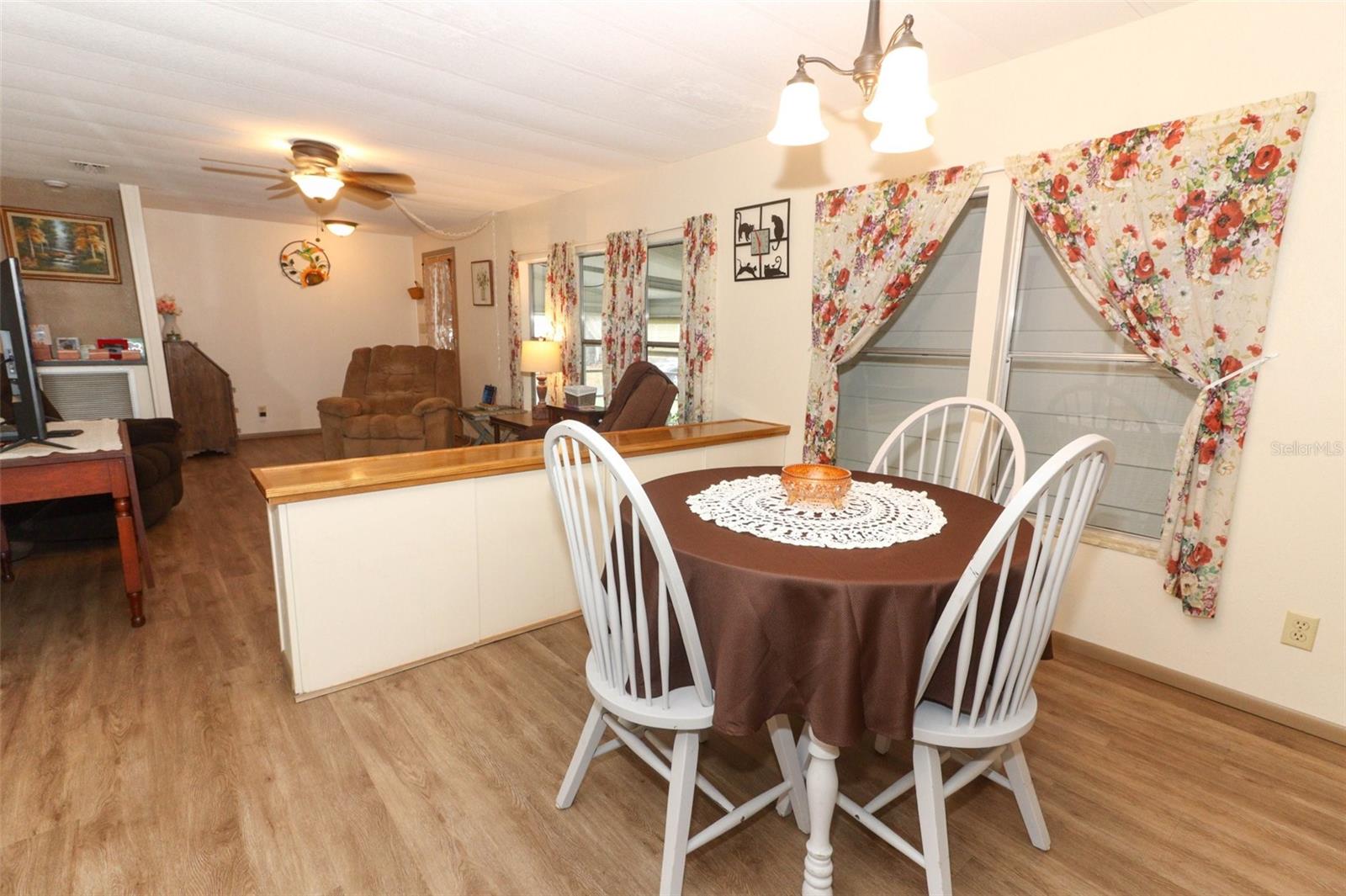 Image 11 of 68 For 411 Lavista