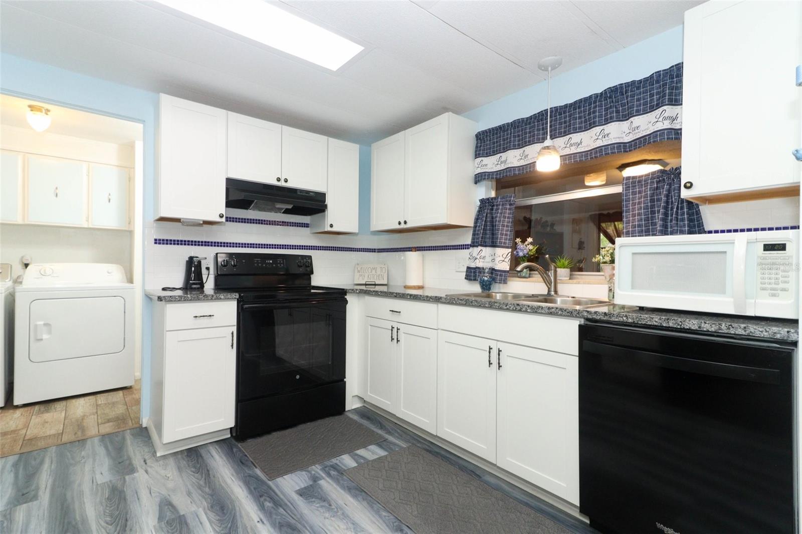 Image 13 of 68 For 411 Lavista