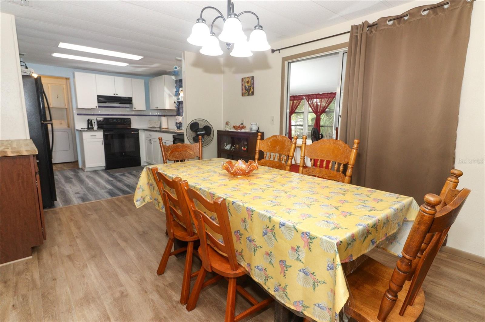 Image 15 of 68 For 411 Lavista