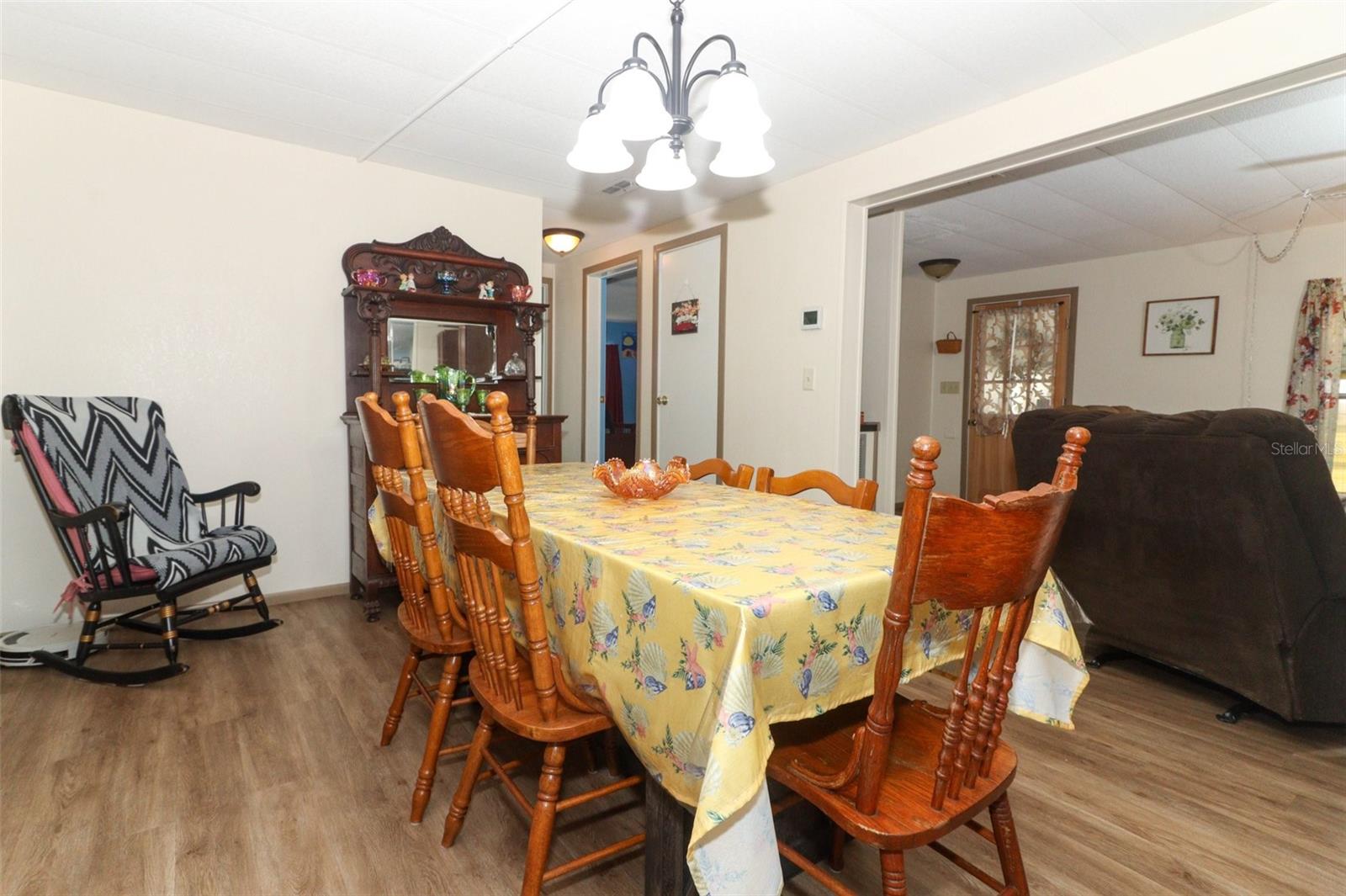 Image 17 of 68 For 411 Lavista