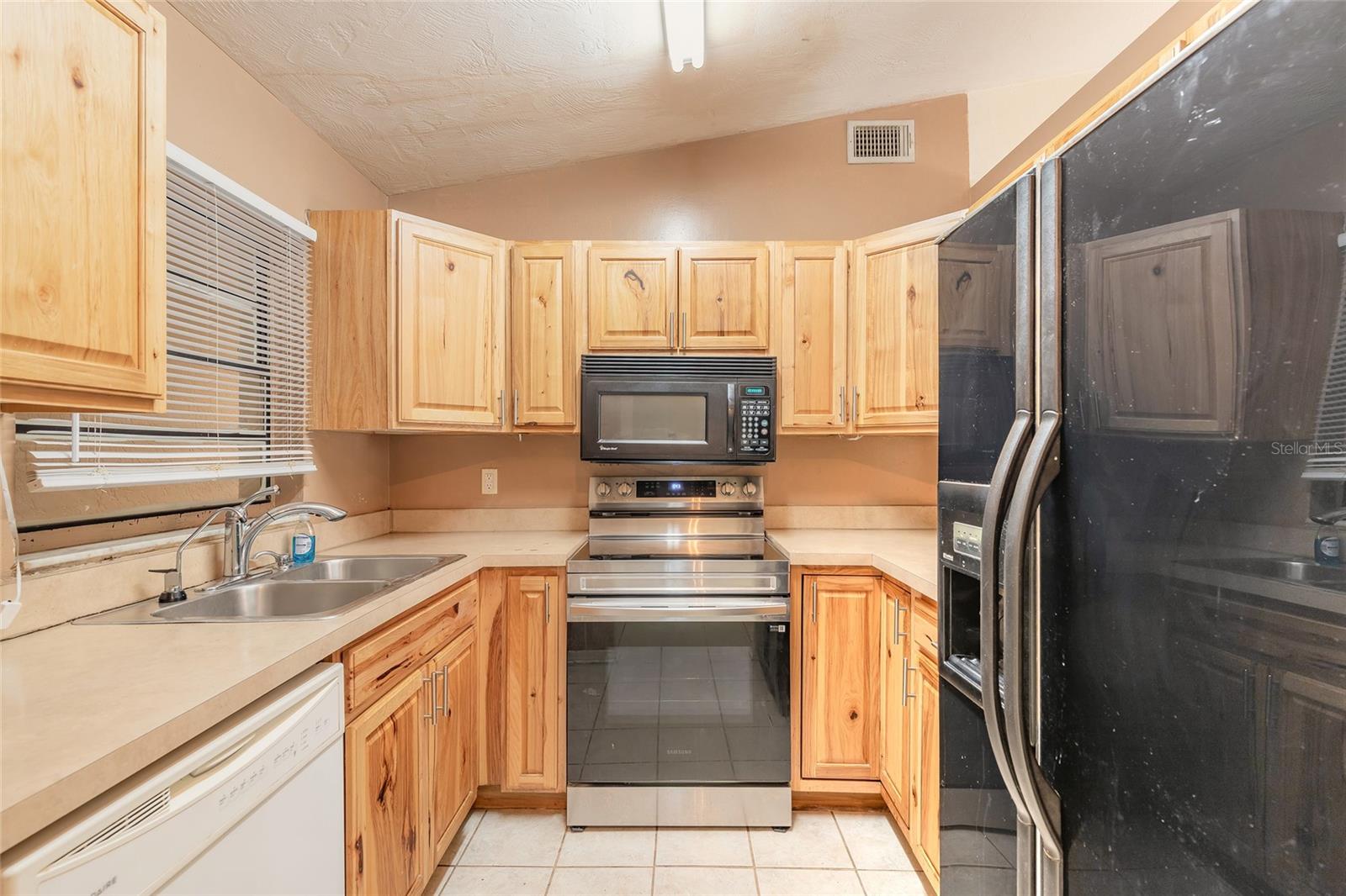 Image 8 of 31 For 1672 Espanola Avenue