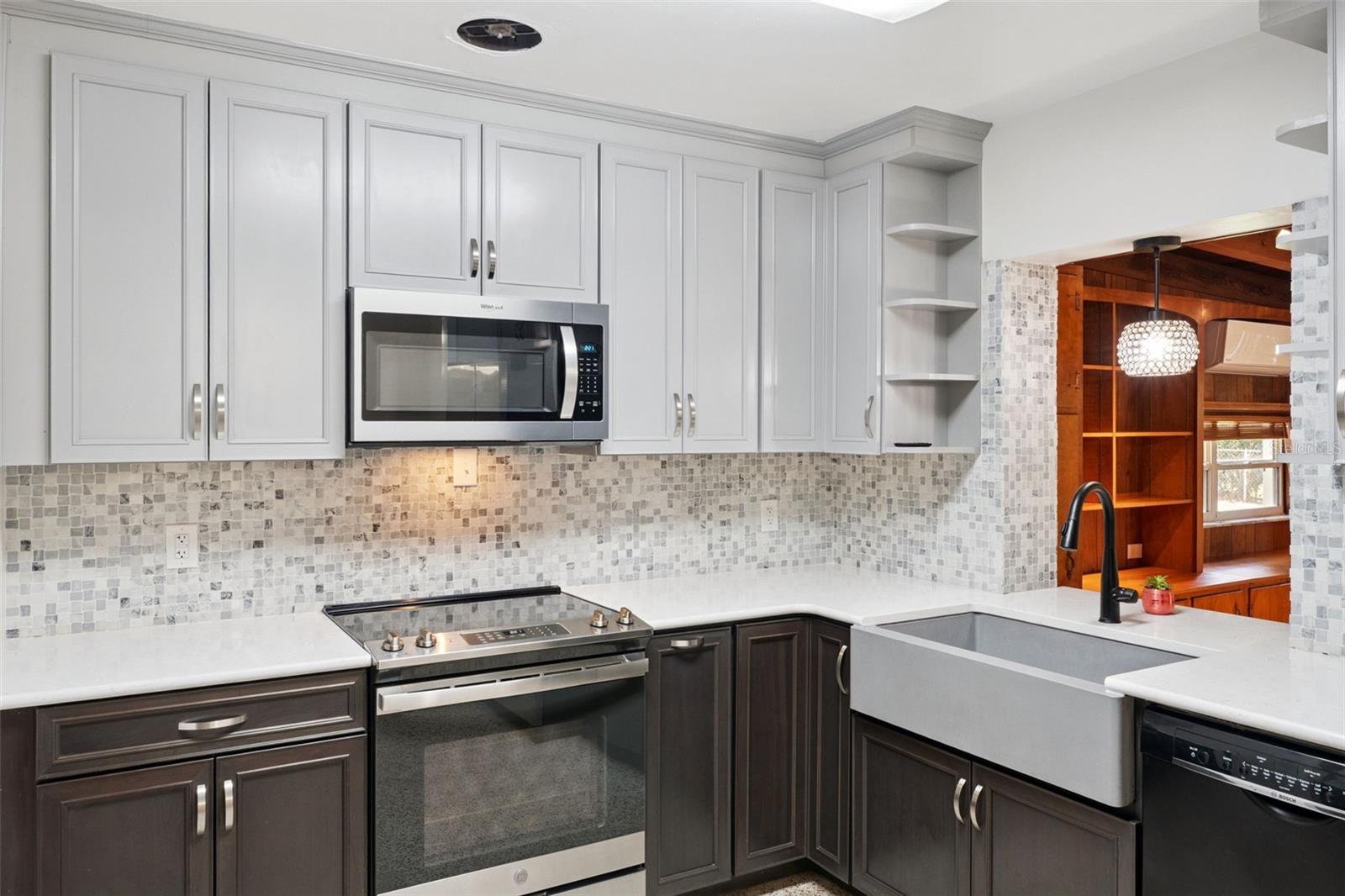 Image 10 of 42 For 3911 Waterfront Parkway