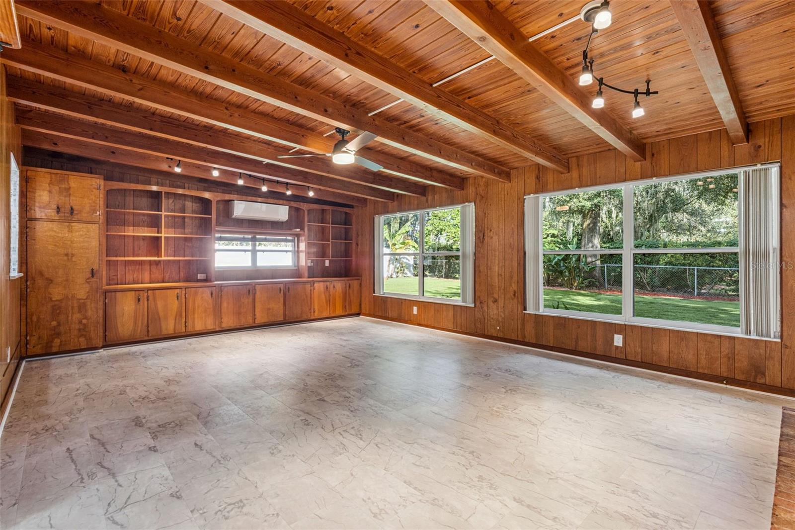 Image 14 of 42 For 3911 Waterfront Parkway