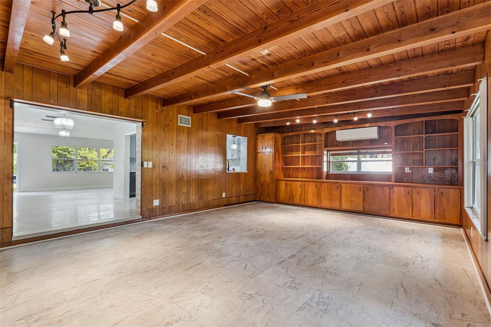 Image 15 of 42 For 3911 Waterfront Parkway