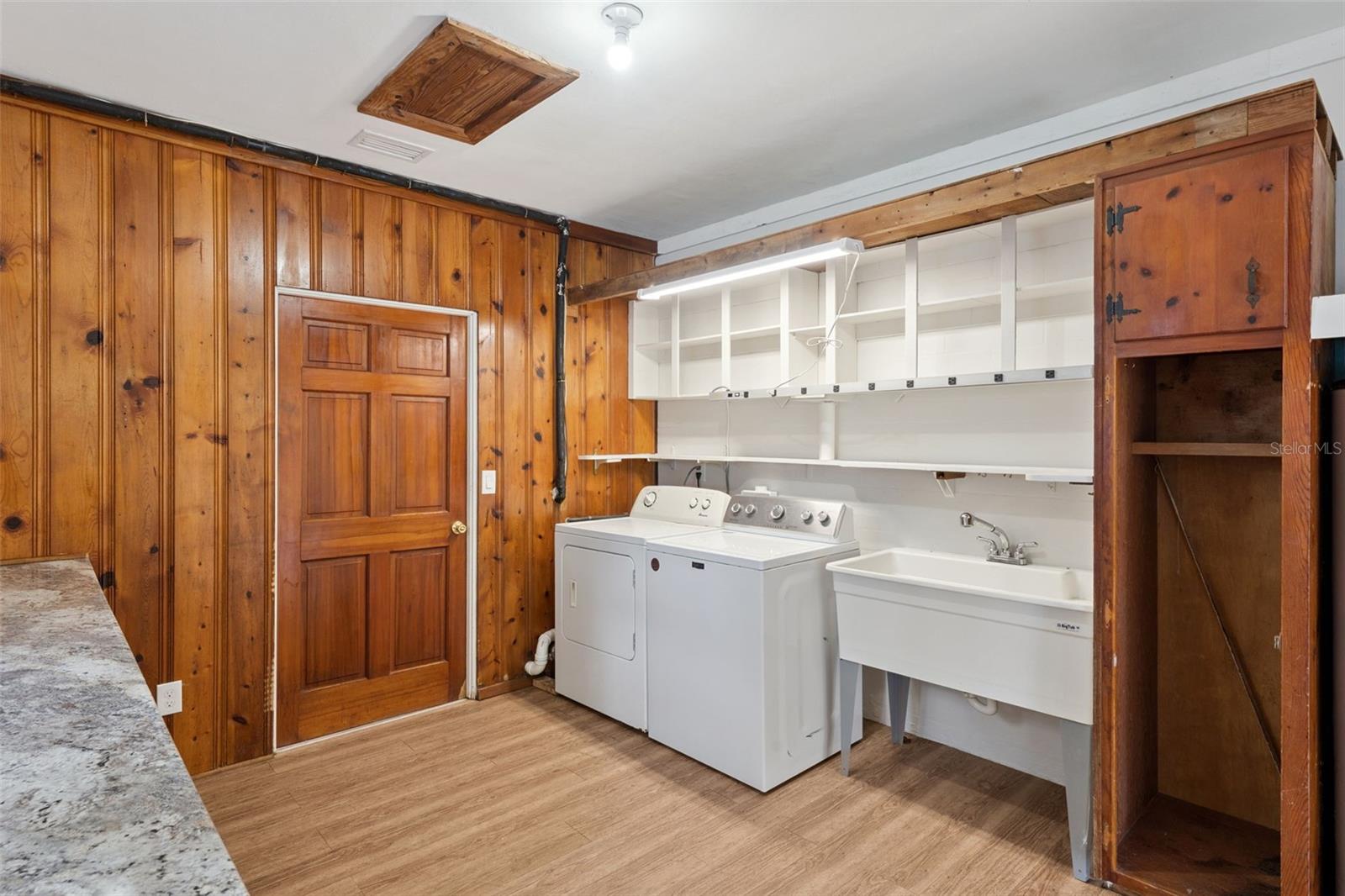 Image 26 of 42 For 3911 Waterfront Parkway