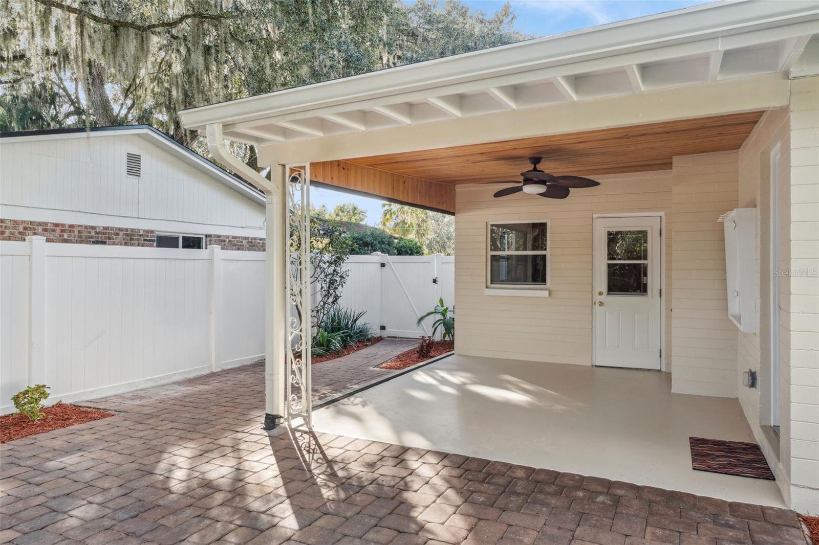 Image 28 of 42 For 3911 Waterfront Parkway