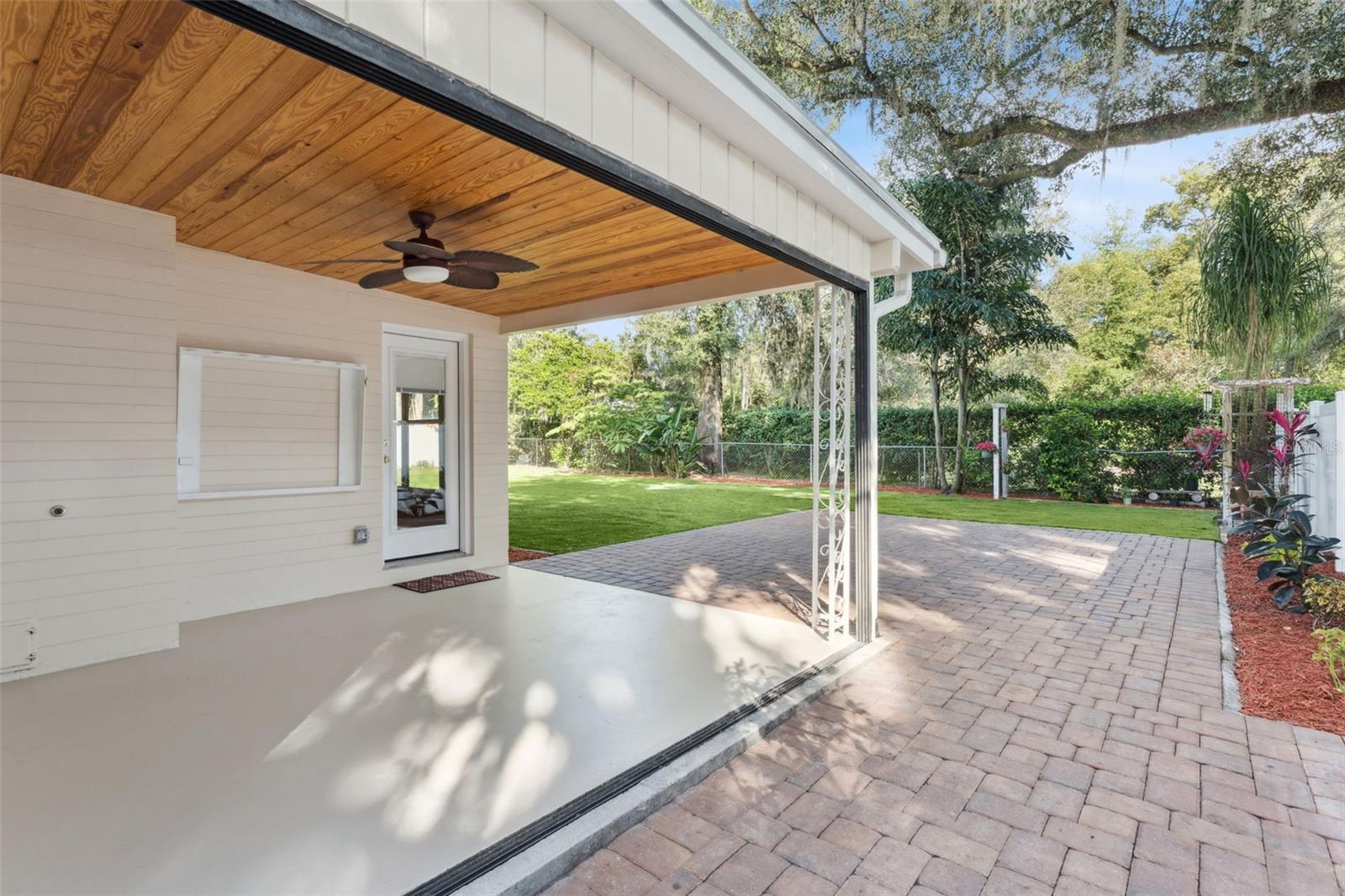 Image 29 of 42 For 3911 Waterfront Parkway