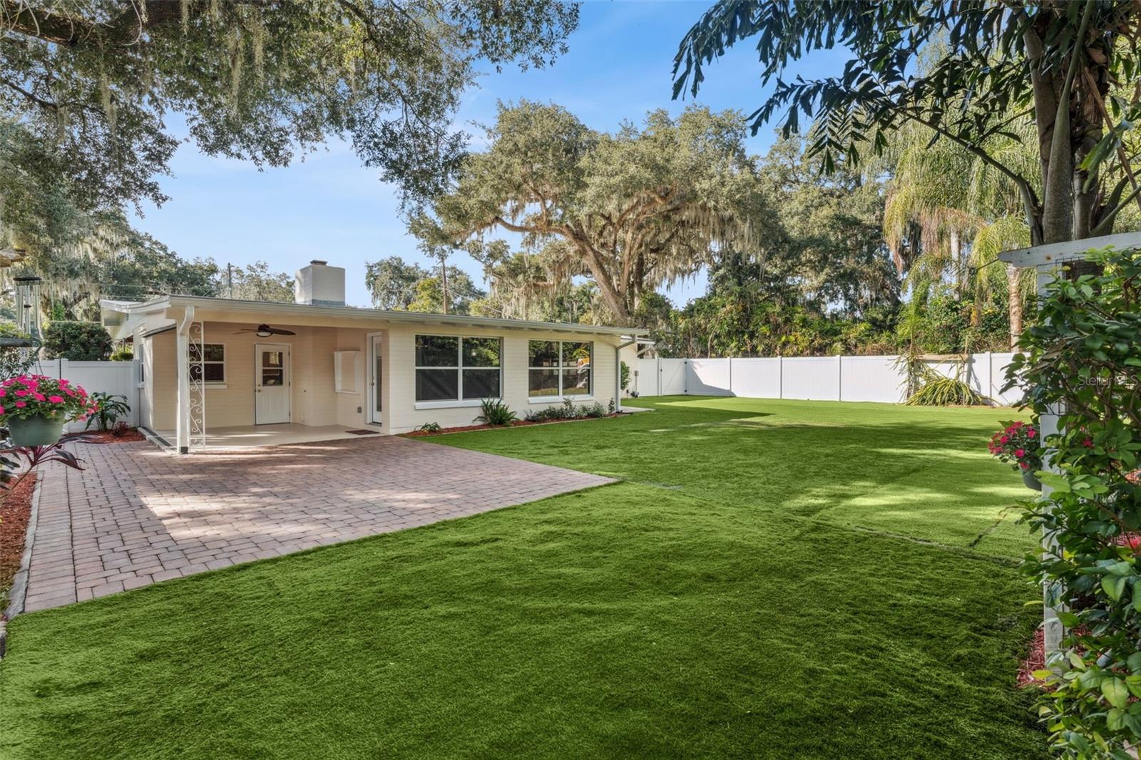 Image 30 of 42 For 3911 Waterfront Parkway