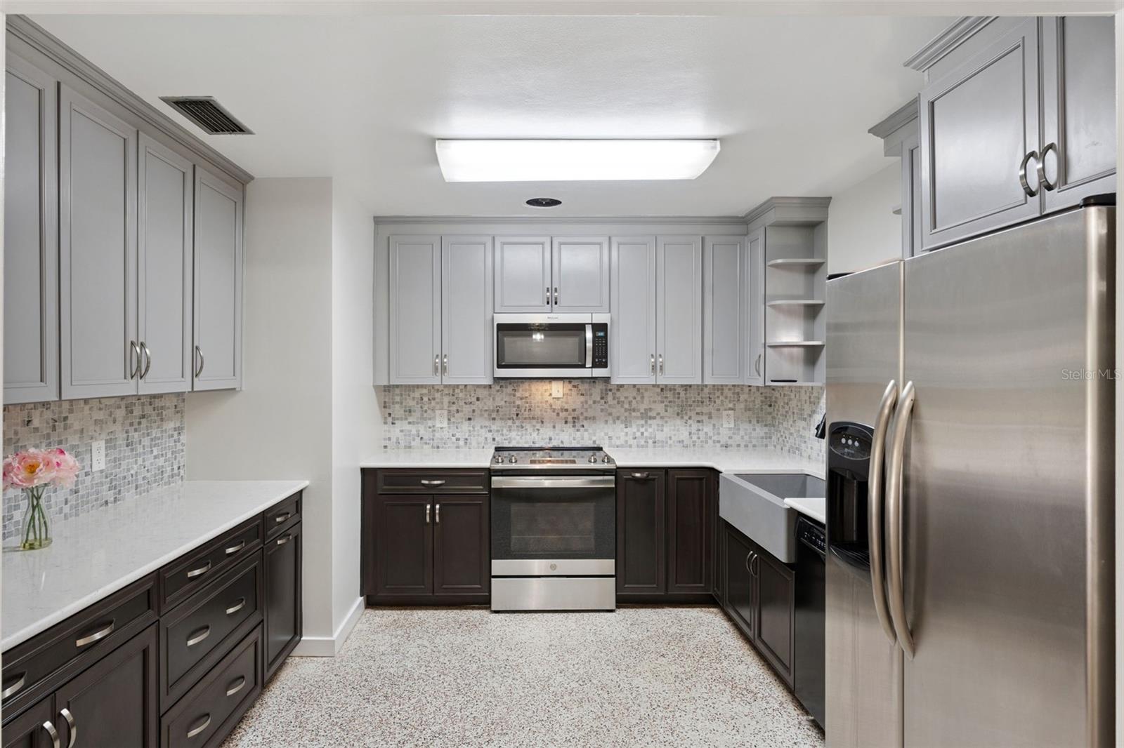 Image 9 of 42 For 3911 Waterfront Parkway