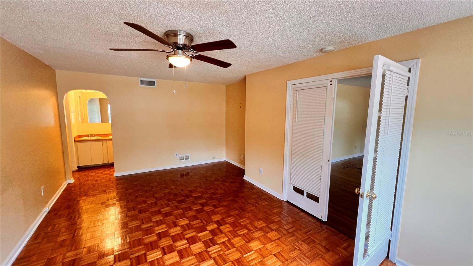 Image 26 of 42 For 1807 Park Avenue