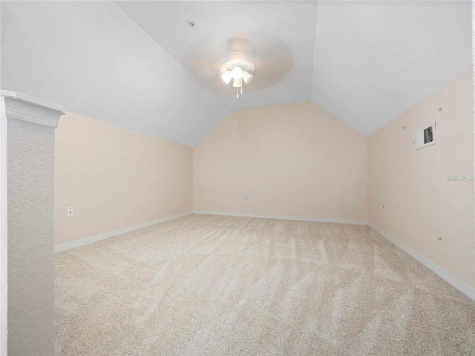 Image 15 of 22 For 5963 Westgate Drive 1423