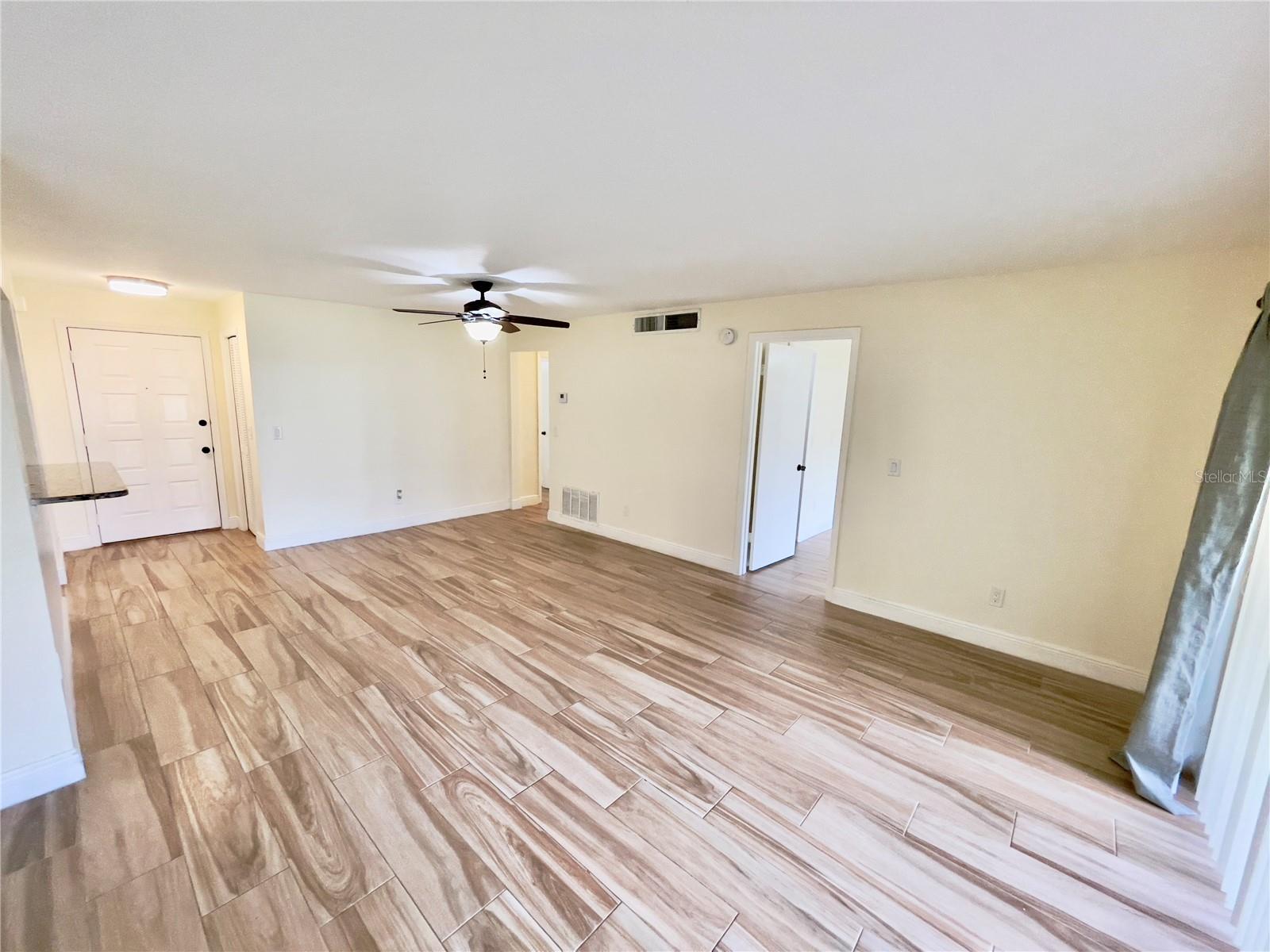 Image 14 of 27 For 600 Northern Way 1601