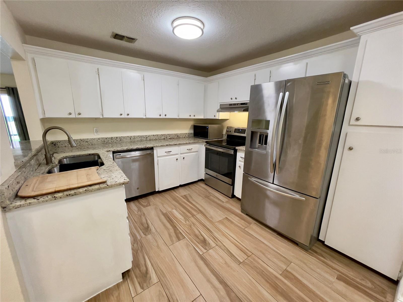 Image 7 of 27 For 600 Northern Way 1601