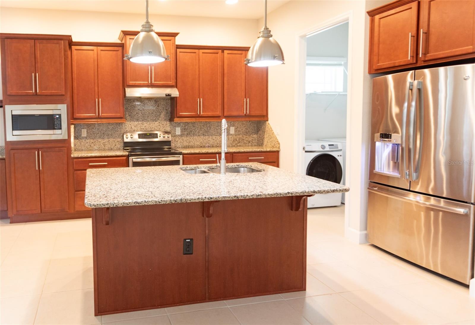 Image 10 of 39 For 8106 Laureate Boulevard