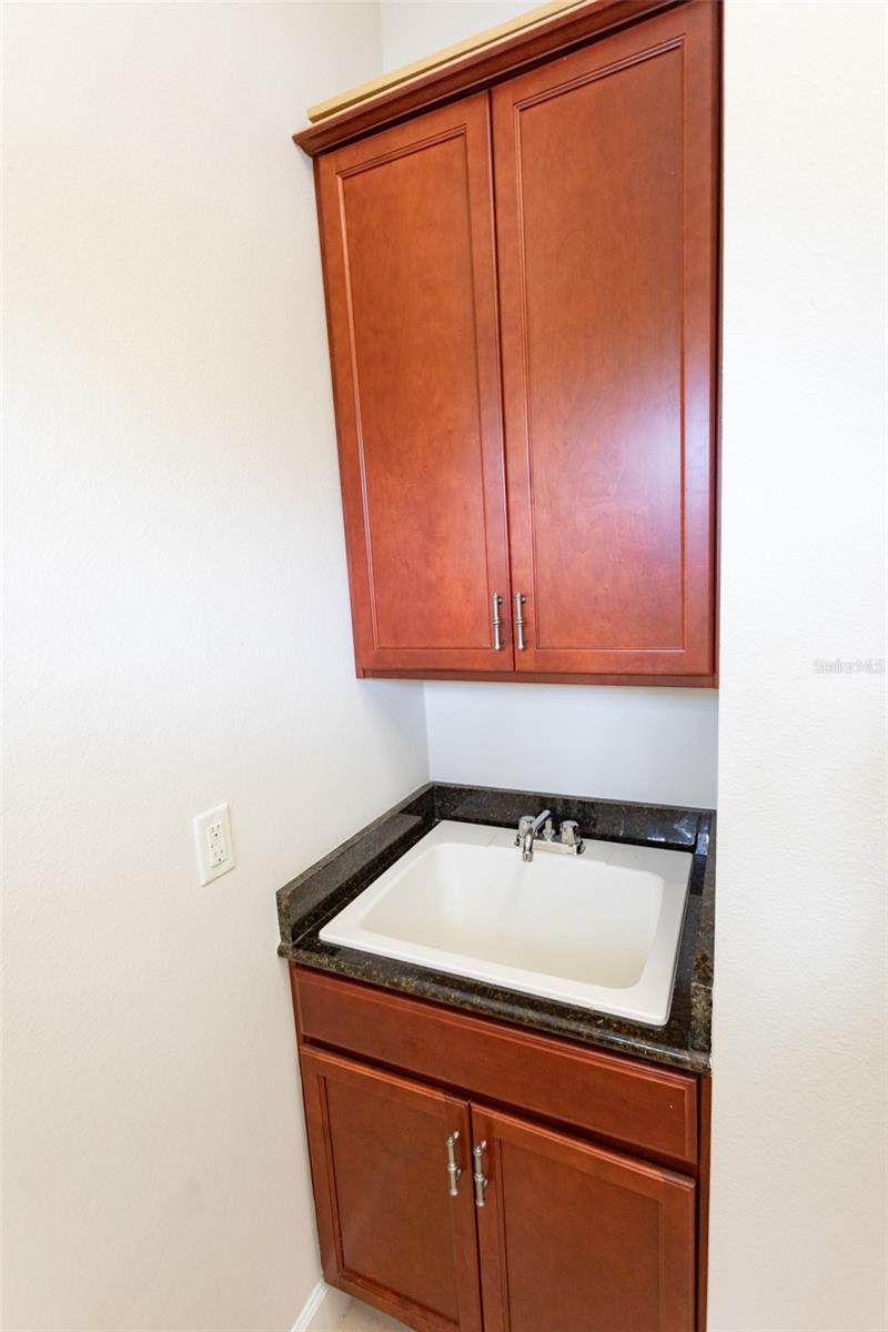 Image 12 of 39 For 8106 Laureate Boulevard